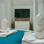 Comfortable Square Daire *