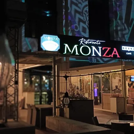 Comfortable Square Daire Bükreş