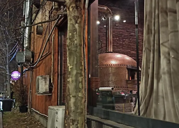 Comfortable Square * ブカレスト