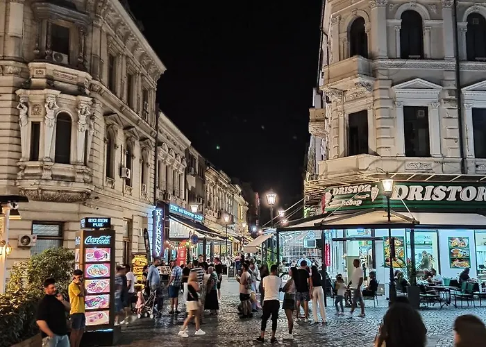 Comfortable Square Apartman *